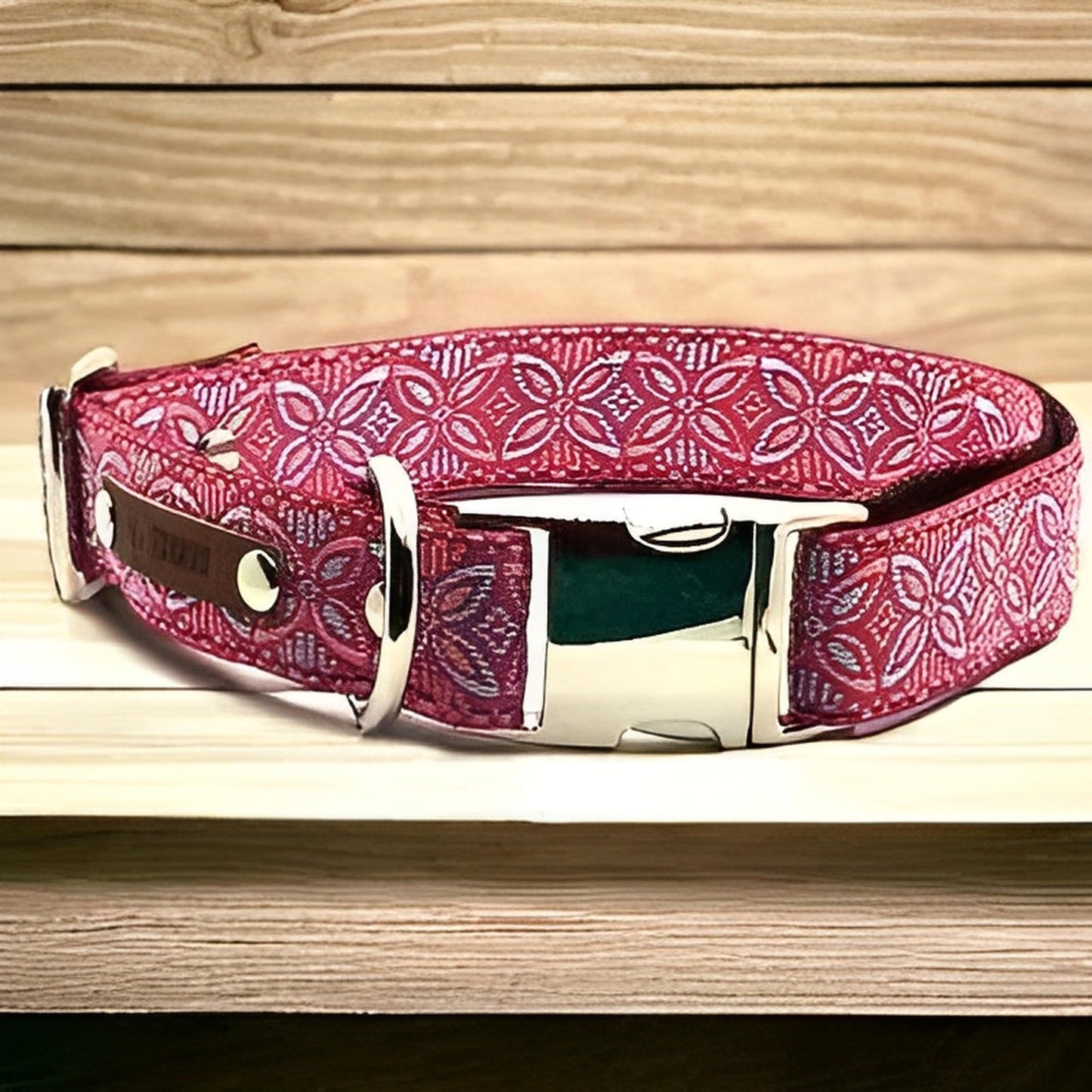 Chic Collar for Stylish Pooches - Finnigan's Play Pen