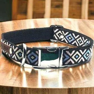 Sapphire Splendour: Custom Engraved Collar for Stylish Pets